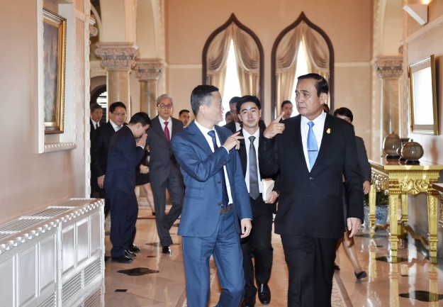ชี้ผลกระทบจาก อาลีบาบา-ยักษ์ใหญ่อีคอมเมิร์ซอื่นๆ ต่อเศรษฐกิจไทย