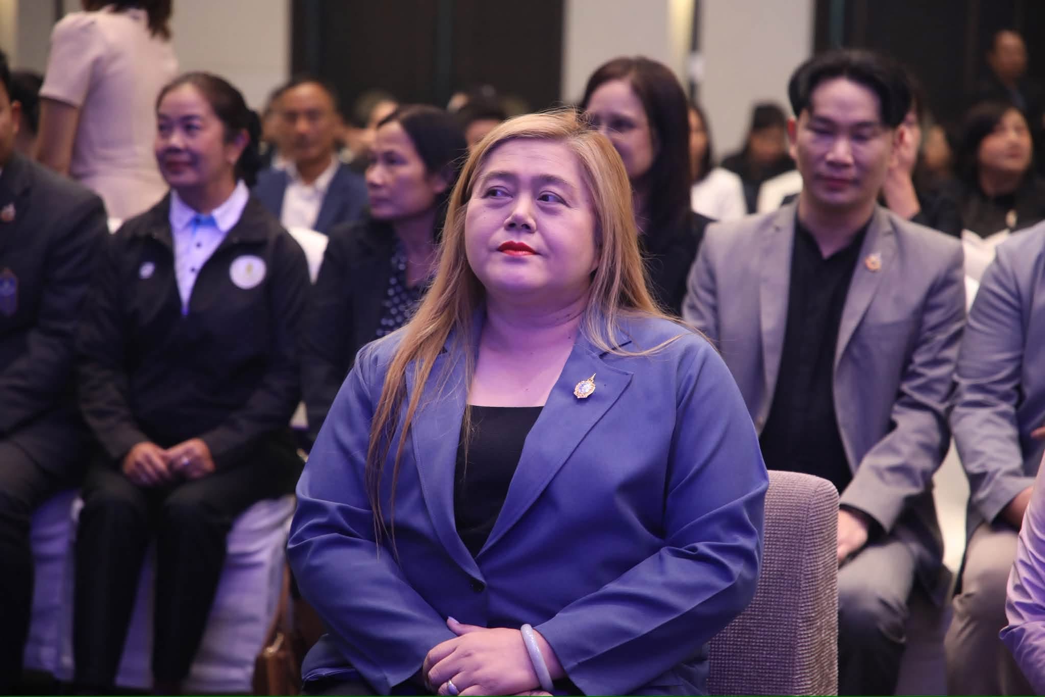 “อัครนันท์” หนุนครู สกร. ใช้นวัตกรรมลดเหลื่อมล้ำ ยกระดับอาชีพและเศรษฐกิจชุมชน — ภาพที่ 4