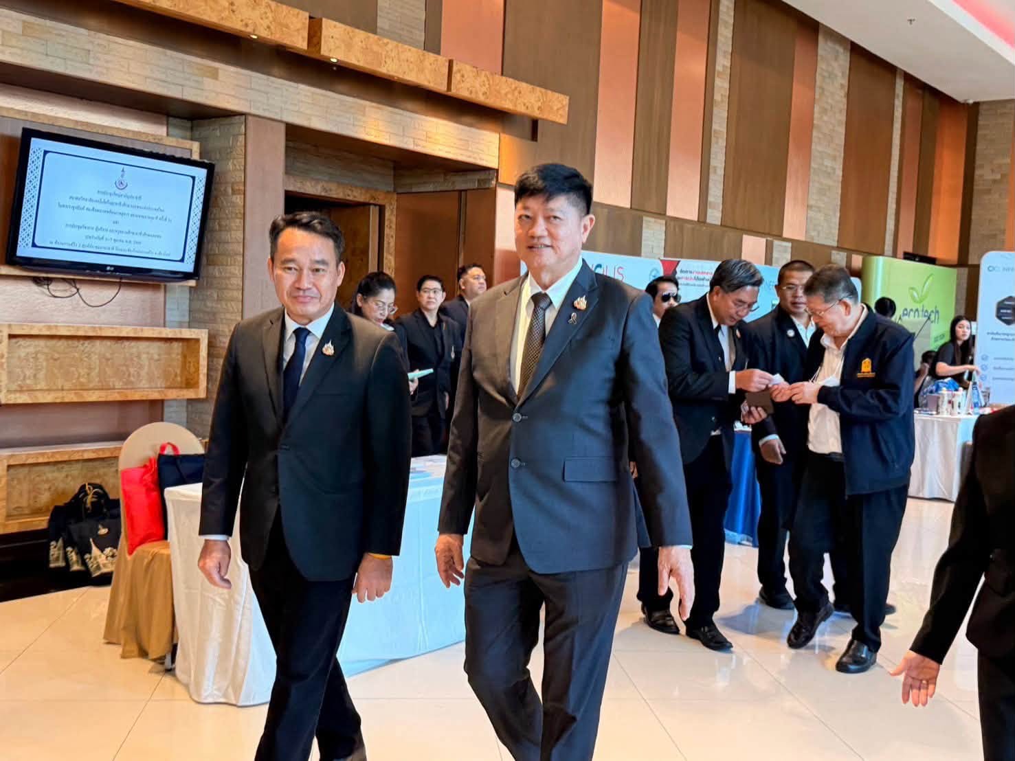ผช.รมต. "สุรชาติ" เปิดประชุมอาชีวะเอกชนแห่งประเทศไทย หนุนพัฒนาทักษะแรงงานยุคใหม่ — ภาพที่ 5