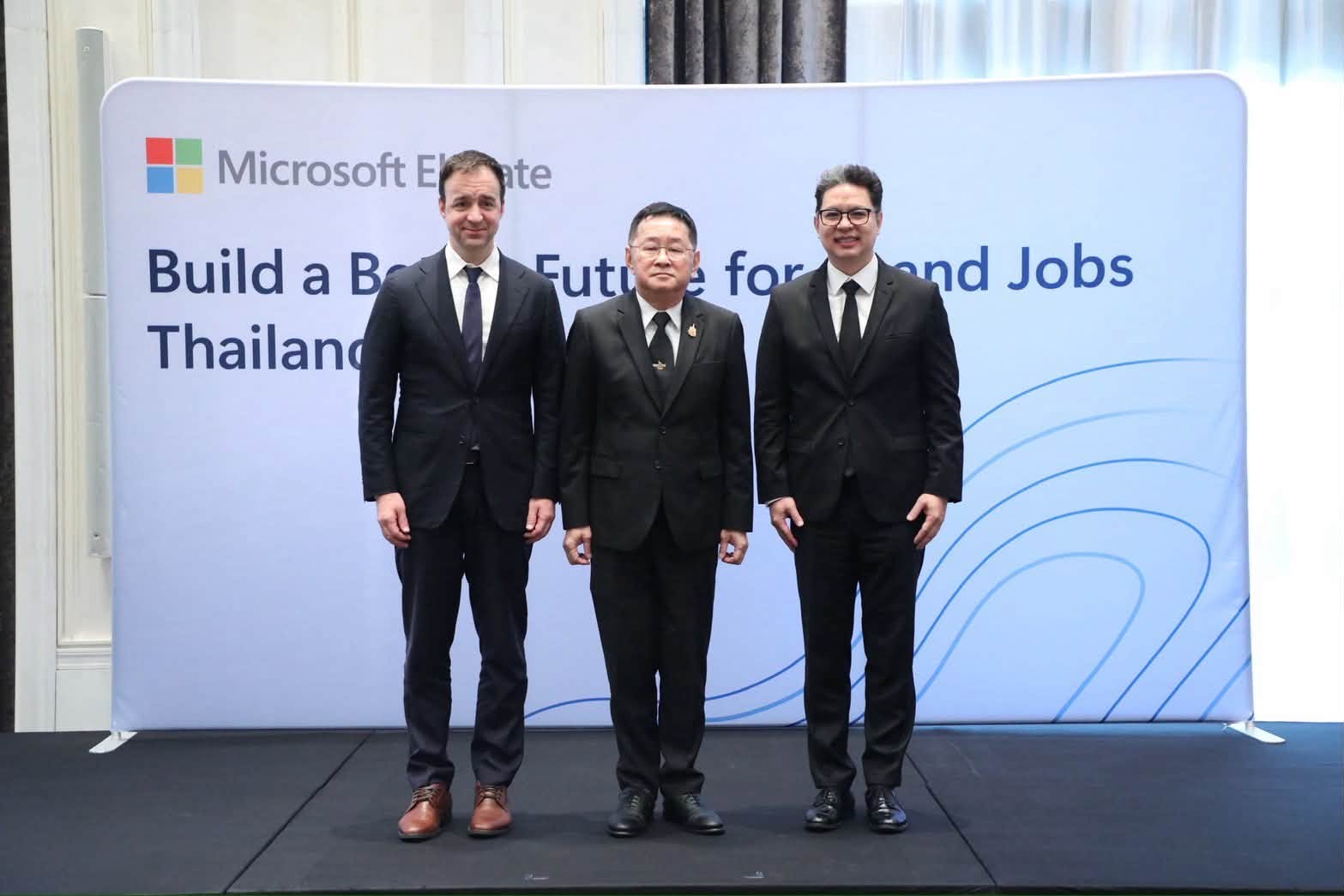 ศธ. จับมือไมโครซอฟท์ "ประเสริฐ" เปิดตัวโครงการ Microsoft Elevate AI ปั้นคนไทยรับยุคดิจิทัล — ภาพที่ 10
