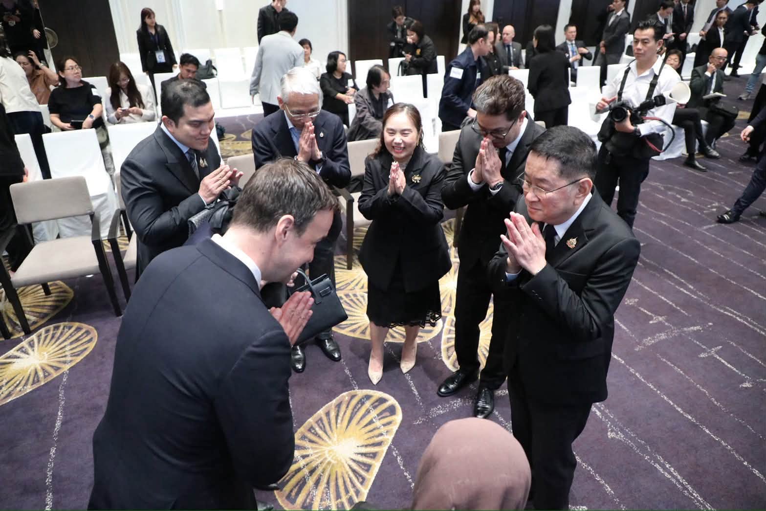 ศธ. จับมือไมโครซอฟท์ "ประเสริฐ" เปิดตัวโครงการ Microsoft Elevate AI ปั้นคนไทยรับยุคดิจิทัล — ภาพที่ 9
