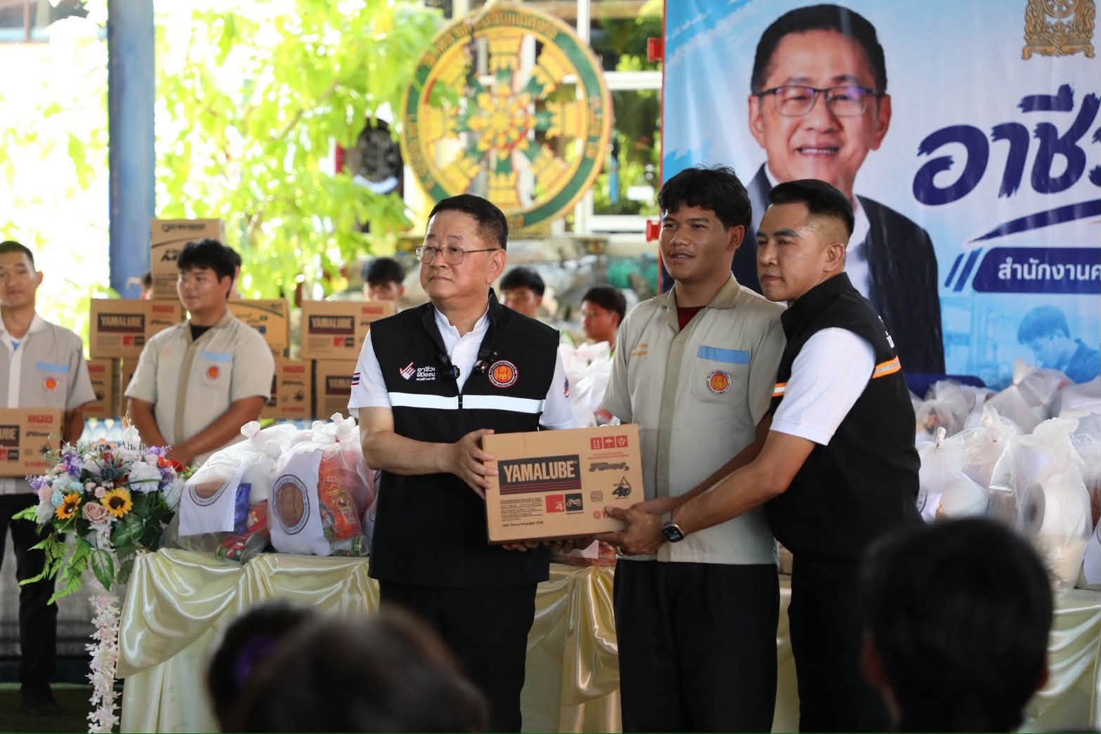 ศธ. อนุมัติงบฉุกเฉินเร่งฟื้นฟูโรงเรียนรับน้ำท่วม พร้อมส่ง “Fix It Center” ช่วยประชาชน — ภาพที่ 8