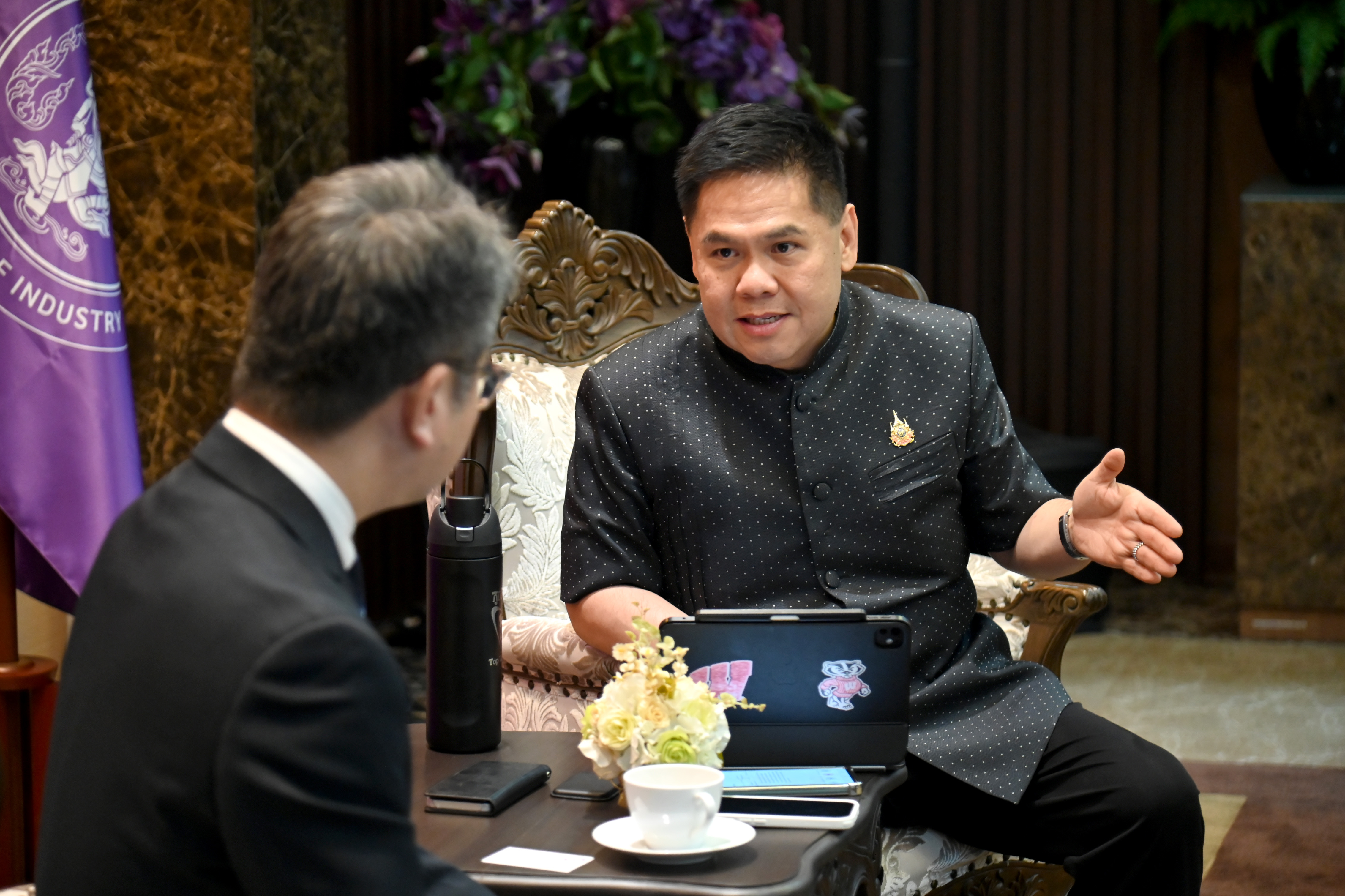 วราวุธ ให้สัมภาษณ์พิเศษ สำนักข่าวเคียวโด ญี่ปุ่น ย้ำแนวทางความร่วมมือ อุตสาหกรรมไทย-ญี่ปุ่น — ภาพที่ 4