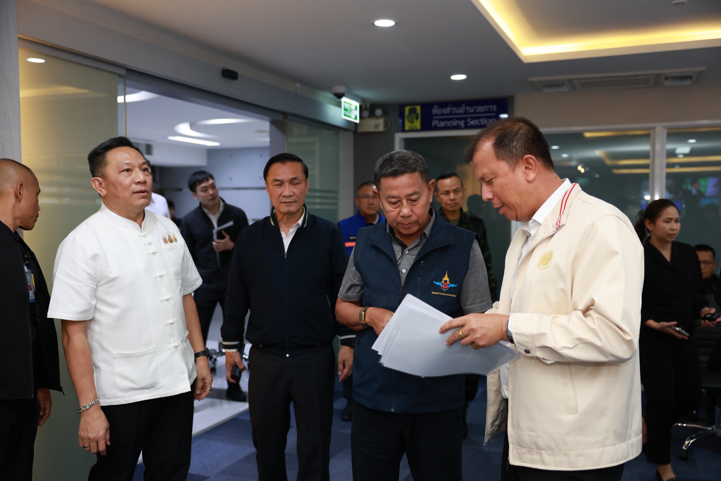 รัฐบาลผนึกกำลังทุกภาคส่วน บูรณาการเรือและเครื่องผลักดันน้ำรวม 130 ลำ/เครื่อง เร่งวางแผนระบายน้ำลุ่มน้ำบางปะกงสู่อ่าวไทย ย้ำใช้ทรัพยากรอย่างมีประสิทธิภาพ ลดผลกระทบประชาชนทั้งลุ่มน้ำ — ภาพที่ 5