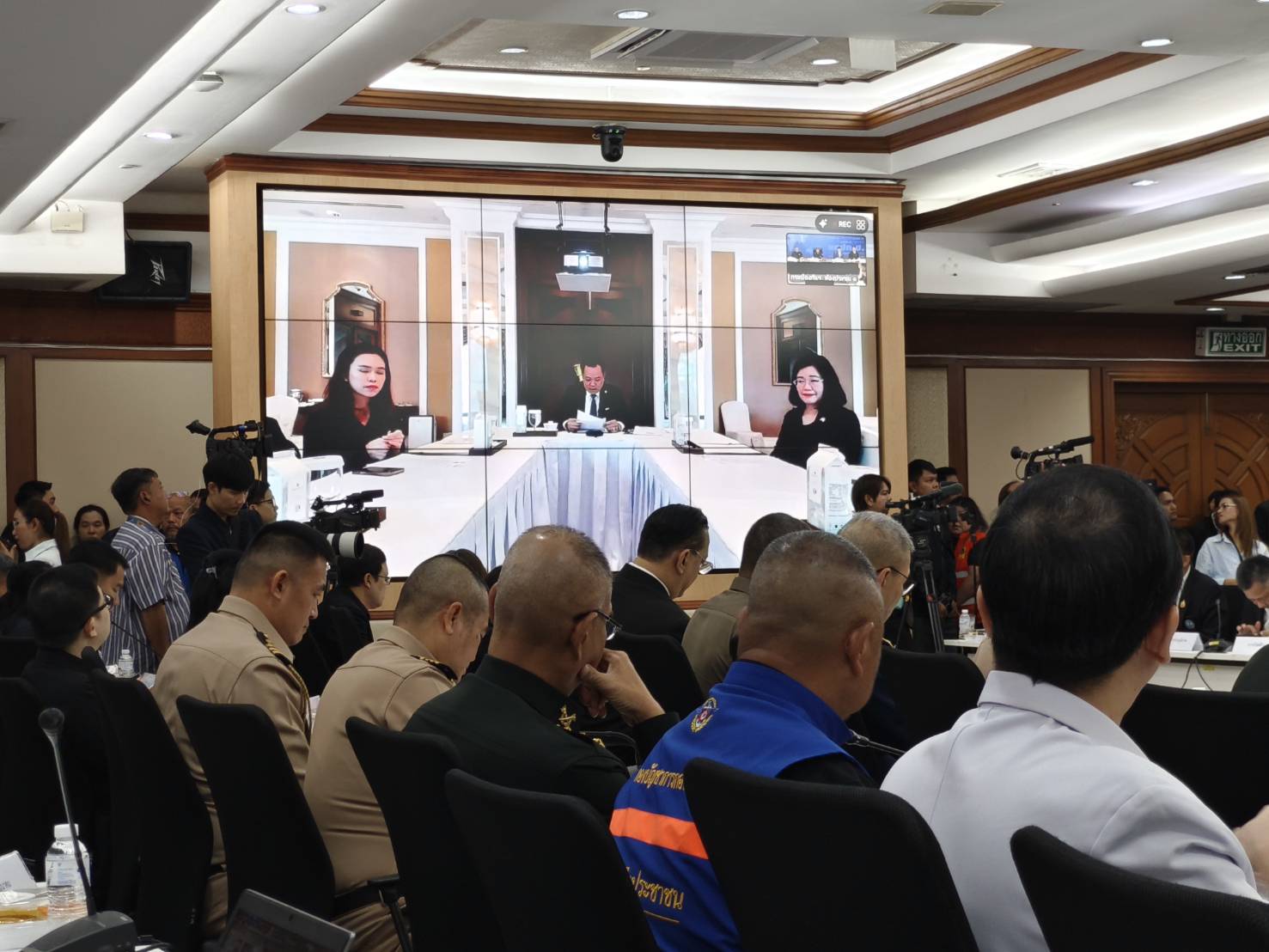 กลาโหมบูรณาการเหล่าทัพ เร่งระบายน้ำ–ฟื้นฟูพื้นที่ประสบภัย ติดตั้งเรือผลักดันน้ำ 95 ลำ เตรียมพร้อมรับมืออุทกภัยภาคใต้ — ภาพที่ 3