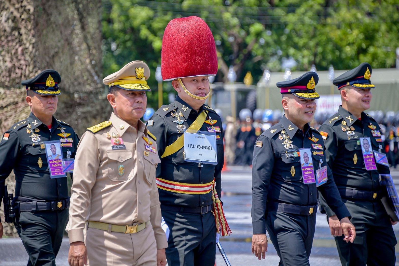 รมว.กลาโหม ตรวจเยี่ยมการซักซ้อมริ้วขบวนพระบรมราชอิสริยยศ สมเด็จพระพันปีหลวง ณ พื้นที่บางเขน ติดตามความพร้อมกำลังพลและการปฏิบัติตามลำดับพระราชพิธี — ภาพที่ 2