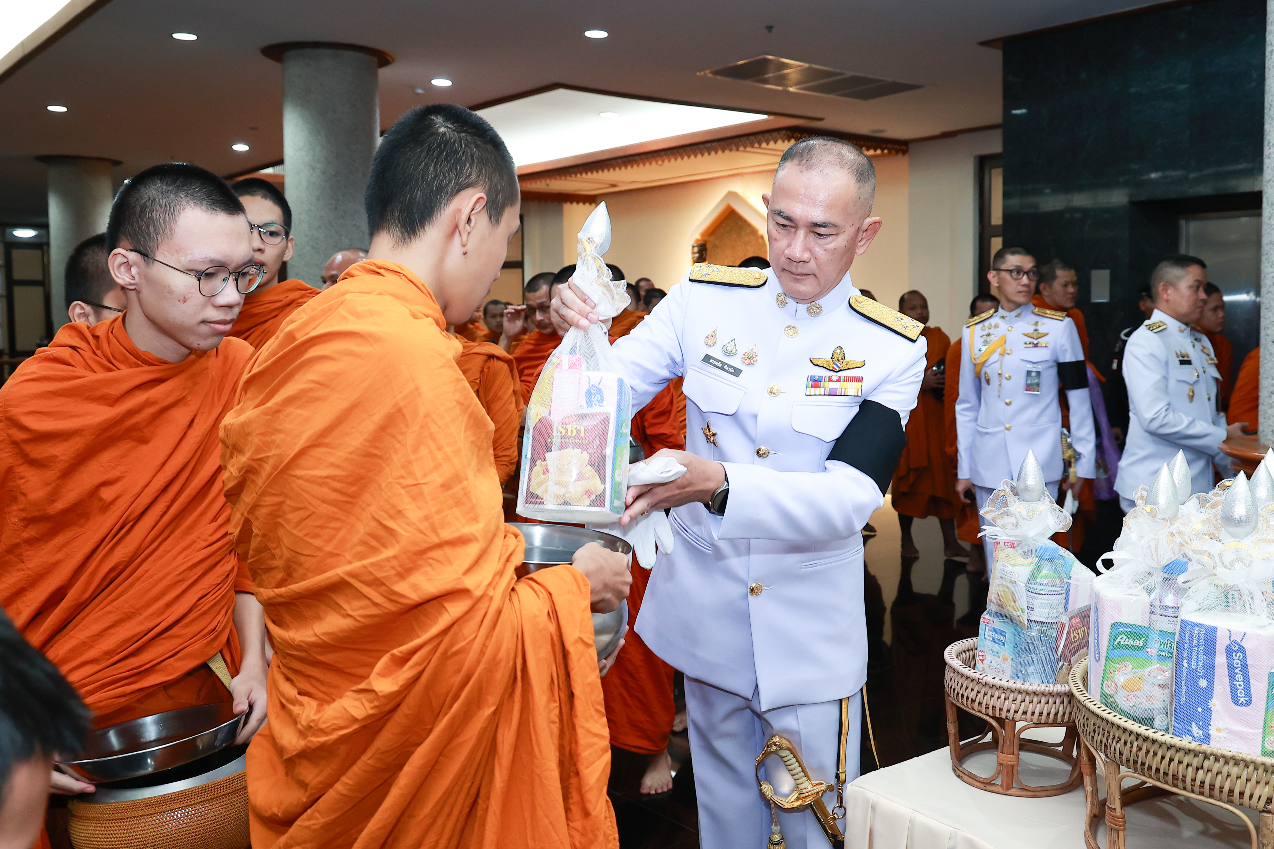 สำนักงานปลัดกระทรวงกลาโหม จัดพิธีบำเพ็ญกุศลถวายเป็นพระราชกุศล น้อมรำลึกในพระมหากรุณาธิคุณ สมเด็จพระนางเจ้าสิริกิต์ พระบรมราชินีนาถ พระบรมราชชนนีพันปีหลวง — ภาพที่ 11