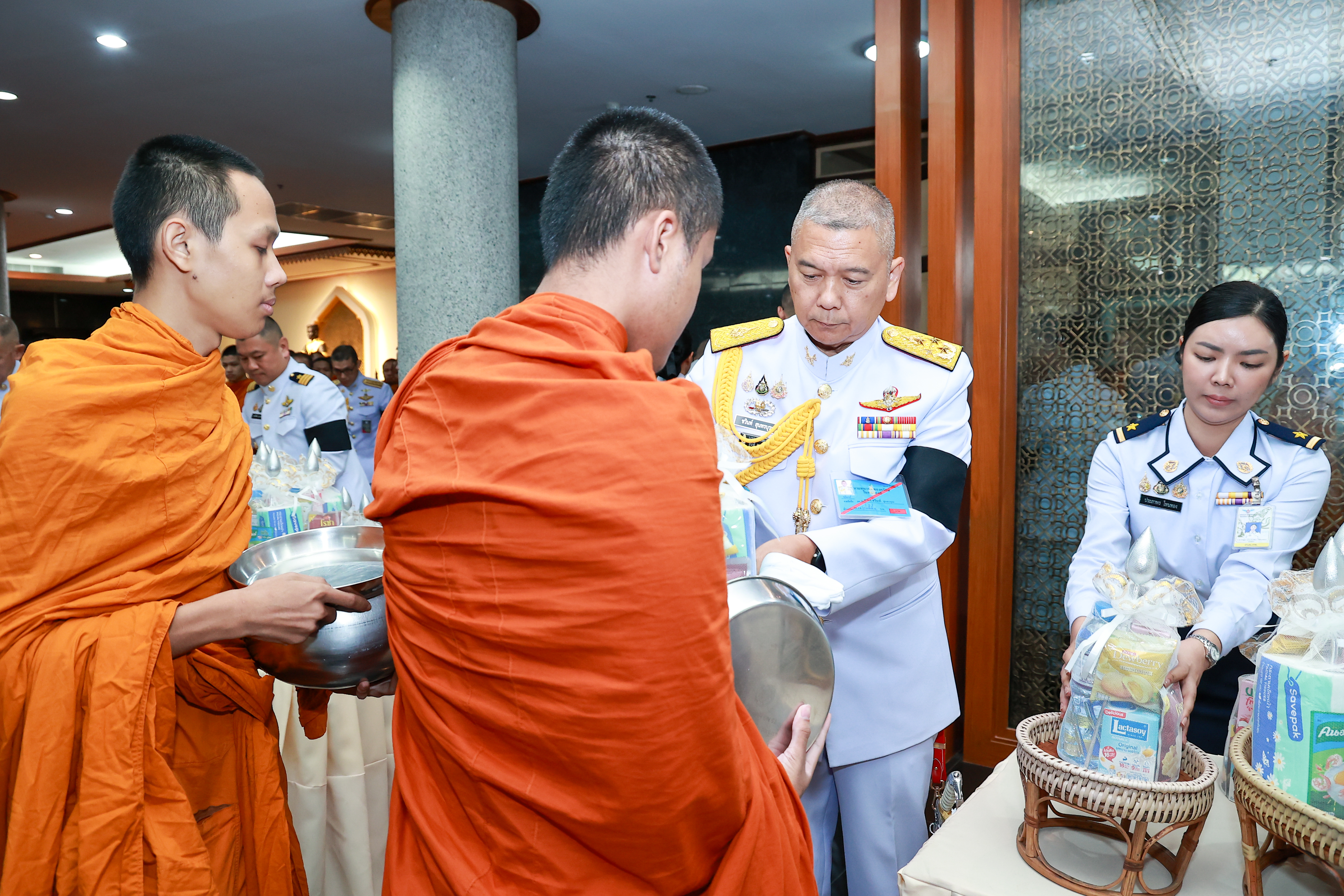 สำนักงานปลัดกระทรวงกลาโหม จัดพิธีบำเพ็ญกุศลถวายเป็นพระราชกุศล น้อมรำลึกในพระมหากรุณาธิคุณ สมเด็จพระนางเจ้าสิริกิต์ พระบรมราชินีนาถ พระบรมราชชนนีพันปีหลวง — ภาพที่ 13