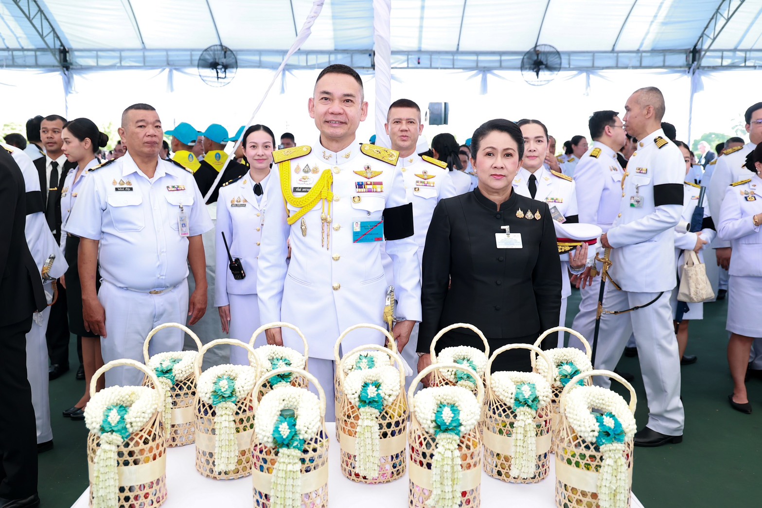 ปลัดกระทรวงกลาโหม ร่วมพิธีทำบุญตักบาตรถวายพระราชกุศล เนื่องในวันคล้ายวันสวรรคต สมเด็จพระนางเจ้าสิริกิติ์ พระบรมราชินีนาถ พระบรมราชชนนีพันปีหลวง ๒๔ ตุลาคม ๒๕๖๙ — ภาพที่ 5