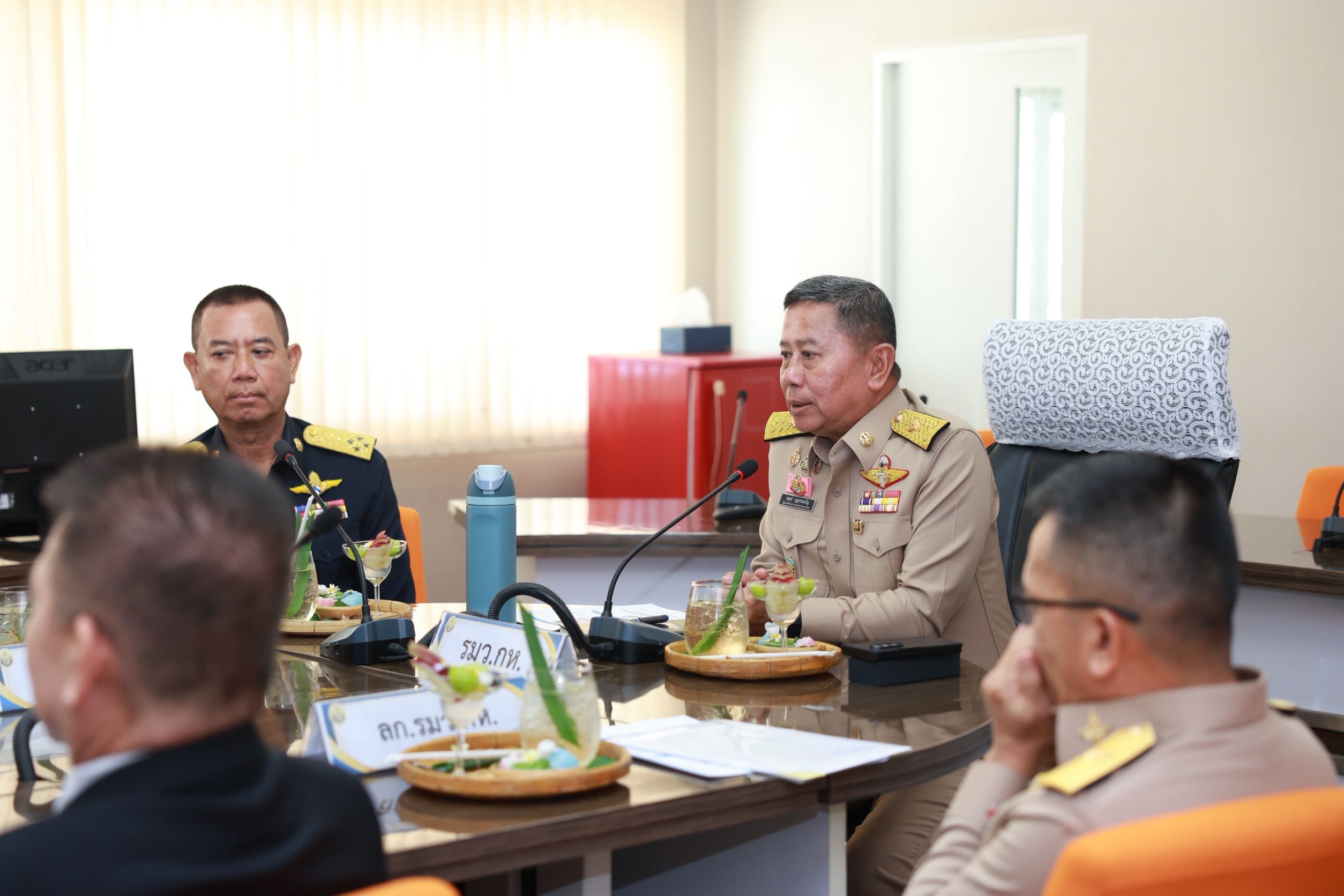 “รมว.กลาโหม” ตรวจเยี่ยม รพ.ภูมิพลอดุลยเดช ผลักดันเครื่องฉายรังสีรักษามะเร็ง เพิ่มศักยภาพรองรับประชาชน 7 เขต กทม.ตอนเหนือ ย้ำรักษาเต็มที่ ควบคู่ส่งเสริมสุขภาพและป้องกันโรค — ภาพที่ 4