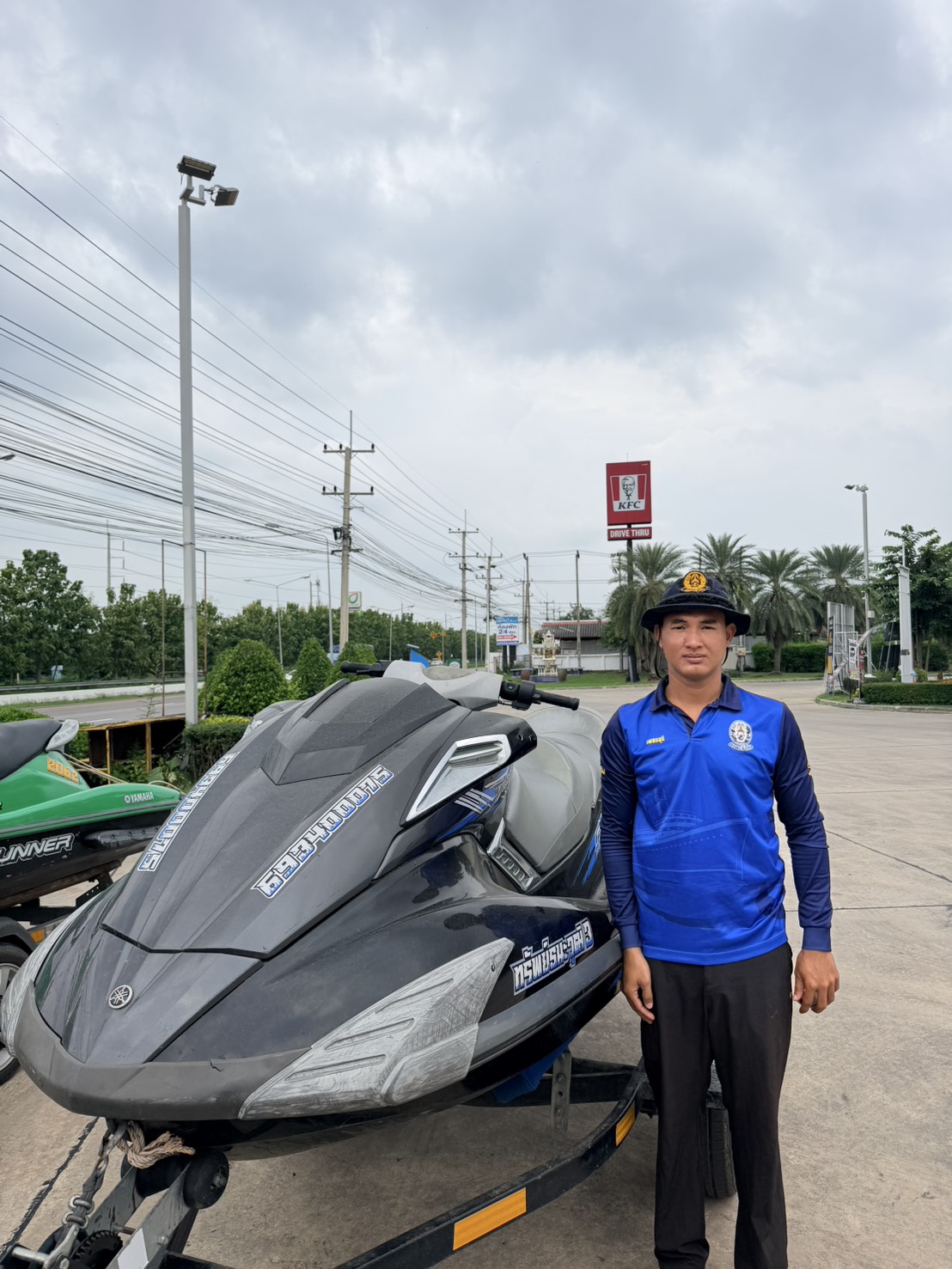 “สรรเพชญ” สั่ง “กรมเจ้าท่า” เร่ง!! ช่วยผู้ประสบอุทกภัยเพชรบุรี มอบน้ำดื่ม–อาหารผ่านเรือเจ็ตสกี พร้อมติดตามสถานการณ์ใกล้ชิด — ภาพที่ 5