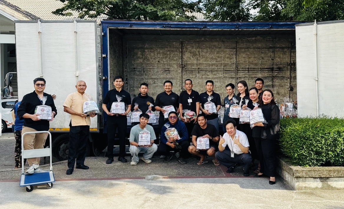 “ภัทรพงศ์” เร่งช่วยผู้ประสบอุทกภัยต่อเนื่อง วิทยุการบินฯ ร่วมส่งมอบถุงยังชีพเพิ่มช่วยเหลือประชาชน — ภาพที่ 11